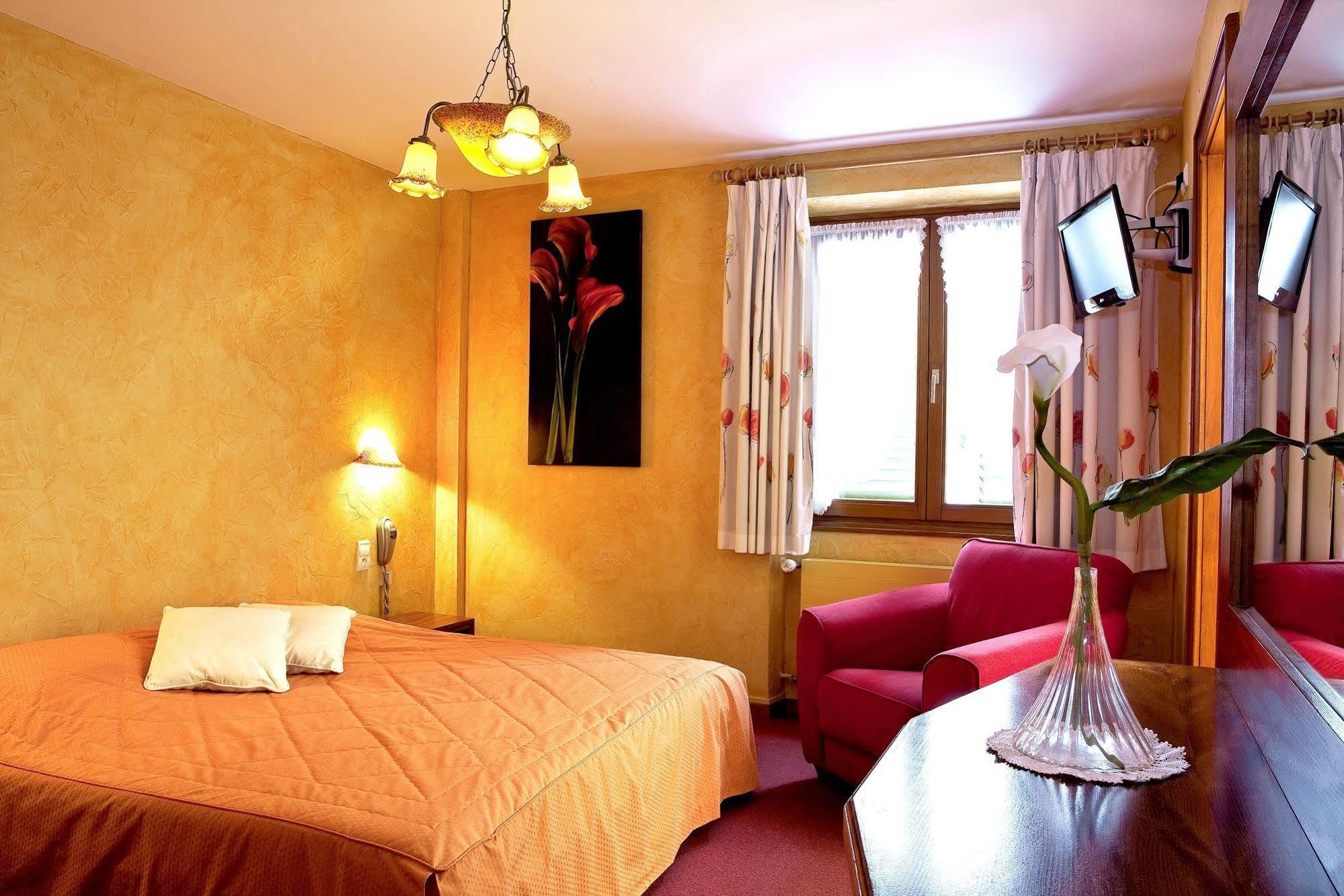Hotel Restaurant A la Vignette Saint-Hippolyte  Esterno foto