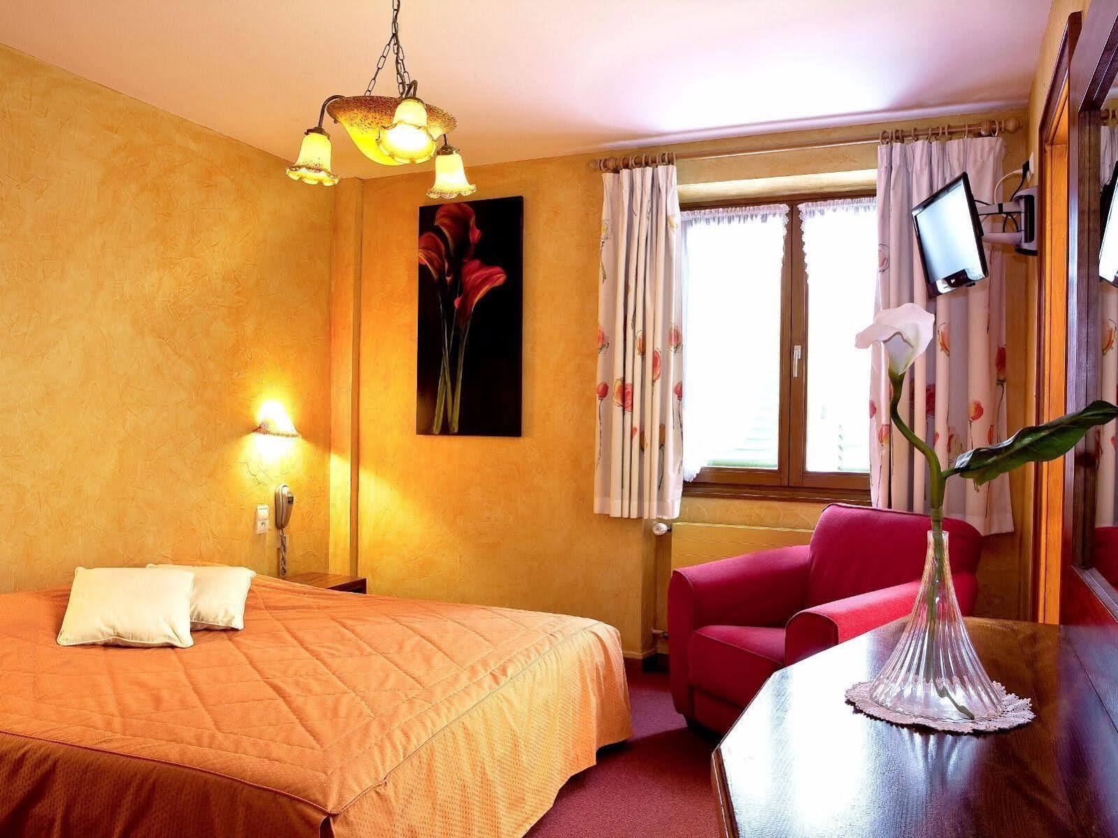 Hotel Restaurant A la Vignette Saint-Hippolyte  Esterno foto